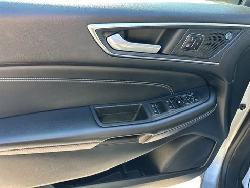 Used 2022 Ford Edge Titanium image 30