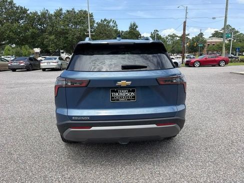 Used 2025 Chevrolet Equinox LT w/ Convenience Package II FWD image 6