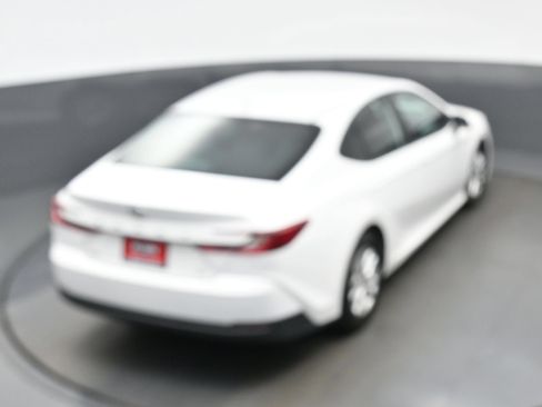 Used 2025 Toyota Camry LE FWD image 40