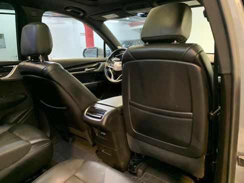 Used 2022 Cadillac XT6 Premium Luxury image 53