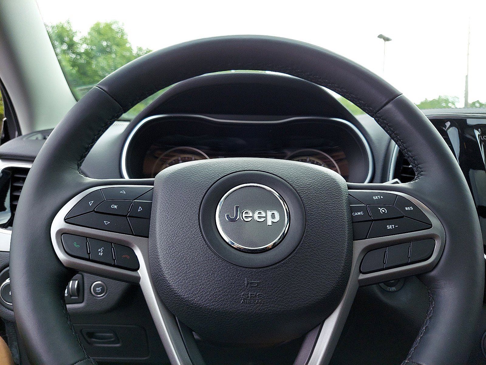 Used 2019 Jeep Cherokee Limited AWD/4WD image 20