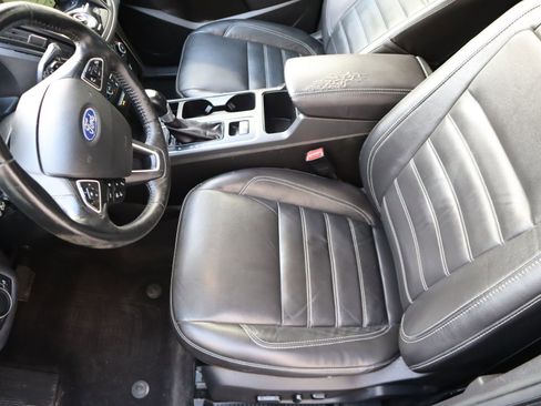 Used 2017 Ford Escape Titanium w/ Equipment Group 301A AWD/4WD image 27