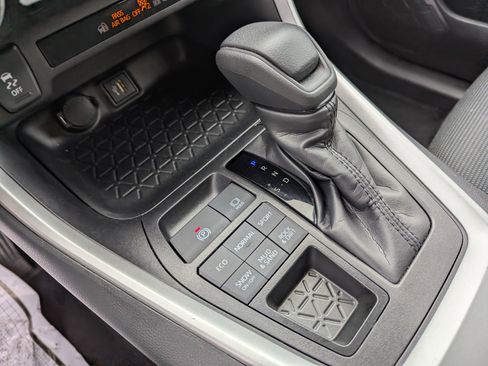 Used 2025 Toyota RAV4 LE image 25