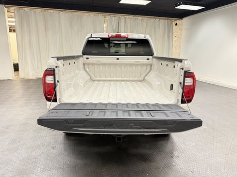 New 2026 GMC Canyon Elevation image 5