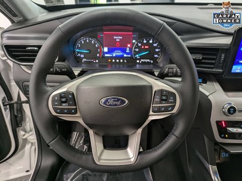 Used 2023 Ford Explorer XLT w/ Equipment Group 202A AWD/4WD image 20