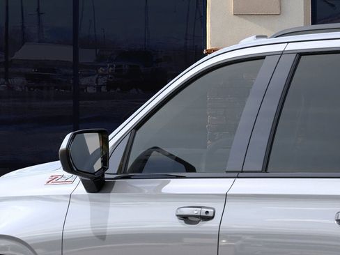 New 2026 Chevrolet Suburban Z71 AWD/4WD image 36