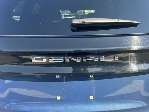 Used 2025 GMC Acadia Denali w/ Super Cruise Package AWD/4WD image 10