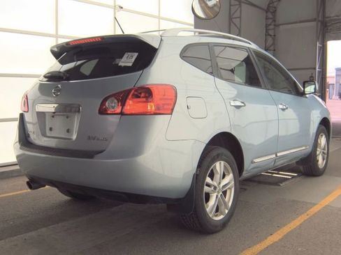 Used 2013 Nissan Rogue SV image 2