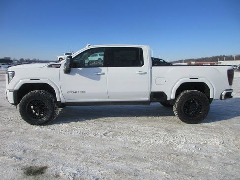 New 2026 GMC Sierra 2500 AT4 w/ AT4 Premium Plus Package image 10