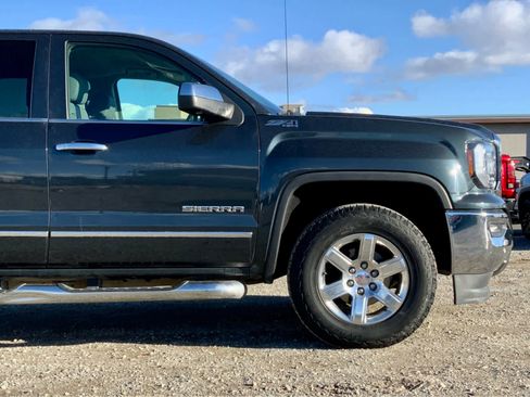 Used 2018 GMC Sierra 1500 SLT w/ SLT Preferred Package image 10