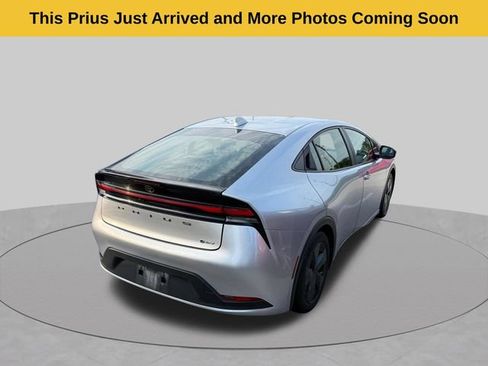 Used 2023 Toyota Prius LE FWD image 4