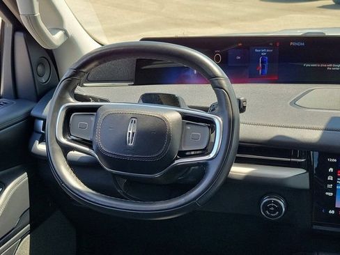Certified 2025 Lincoln Navigator L Reserve AWD/4WD image 22
