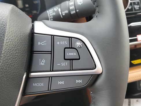 New 2026 Toyota Highlander Platinum AWD/4WD image 25