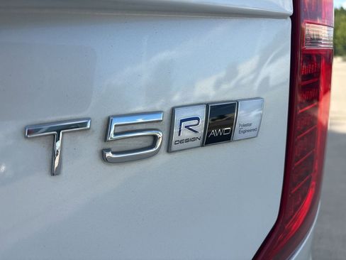 Used 2017 Volvo XC90 T5 R-Design w/ Vision Package image 9