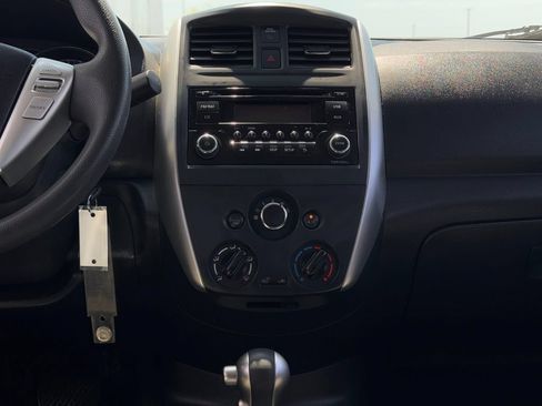 Used 2015 Nissan Versa SV FWD image 16