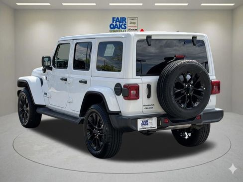 Used 2025 Jeep Wrangler Unlimited Sahara image 9