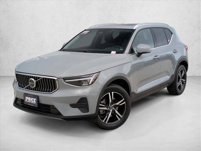 Used 2024 Volvo XC40 B5 Core w/ Climate Package
