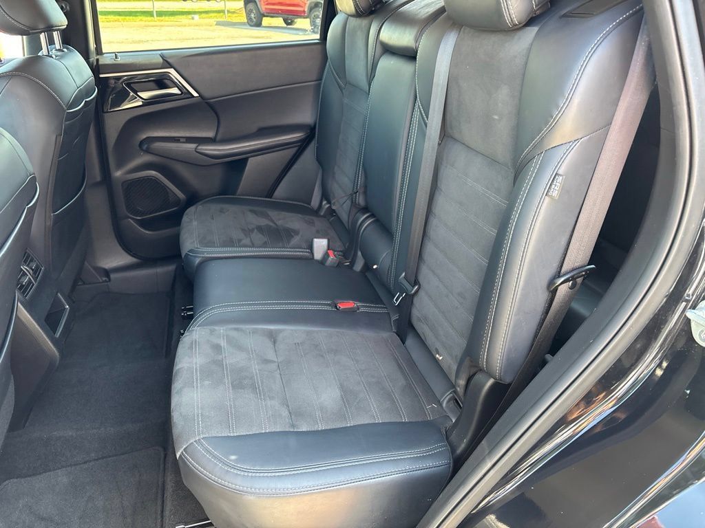 Used 2024 Mitsubishi Outlander SE AWD/4WD image 15
