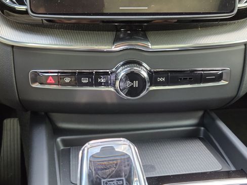 New 2026 Volvo XC60 B5 Ultra w/ Protection Package Premier image 22