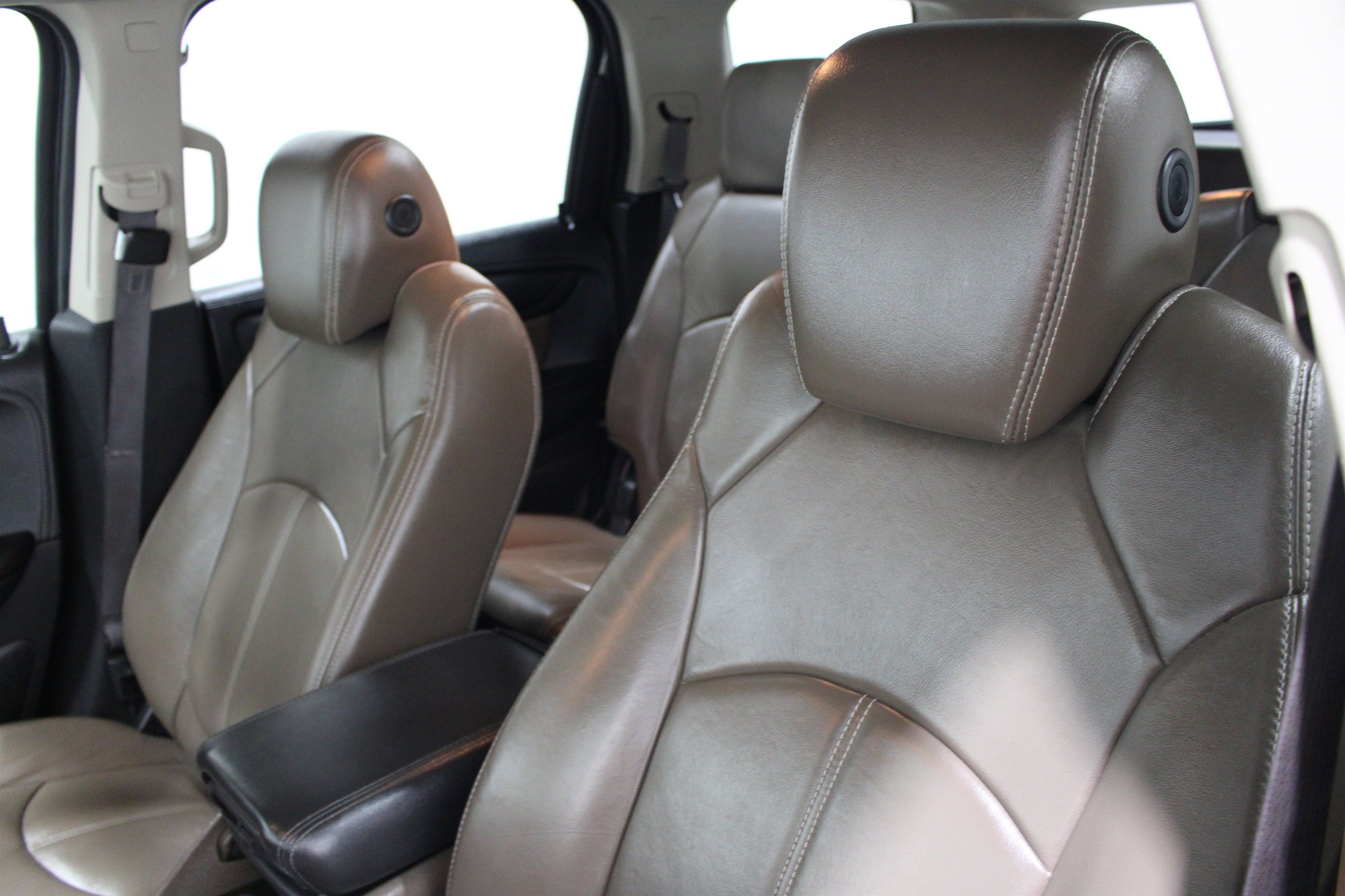 Used 2015 GMC Acadia SLT w/ Open Road Package FWD image 4
