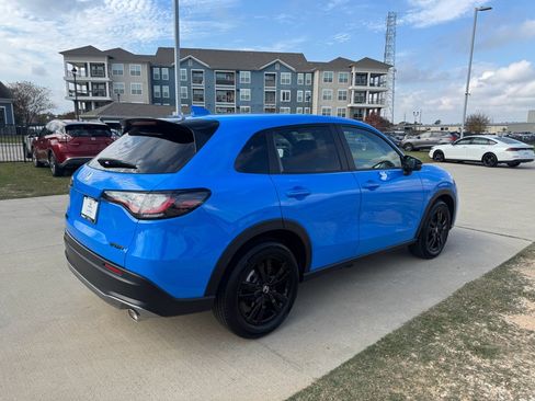 Certified 2026 Honda HR-V Sport image 8