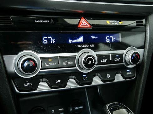 Used 2020 Hyundai Elantra SE w/ Cargo Package (C1) FWD image 14