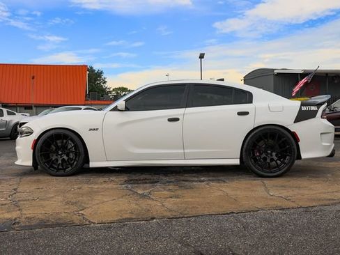 Used 2017 Dodge Charger R/T image 5