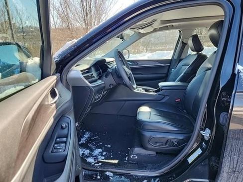 Used 2022 Jeep Grand Cherokee Limited 4xe w/ Luxury Tech Group II image 4