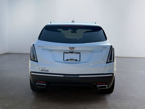 Used 2023 Cadillac XT5 Sportv w/ Platinum Package AWD/4WD image 4
