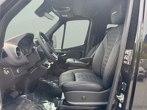 Used 2024 Mercedes-Benz Sprinter 3500 image 9