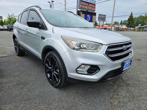 Used 2018 Ford Escape SE w/ SE Sport Appearance Package AWD/4WD image 6