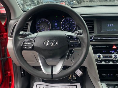 Used 2020 Hyundai Elantra SE w/ Cargo Package (C1) FWD image 13