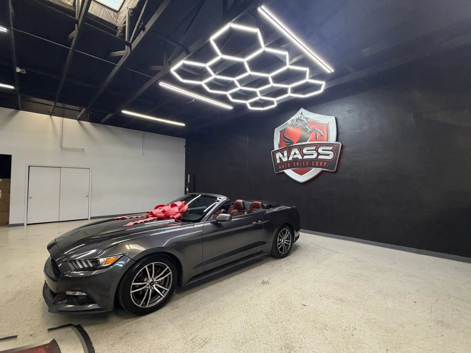 Used 2016 Ford Mustang Premium RWD image 2