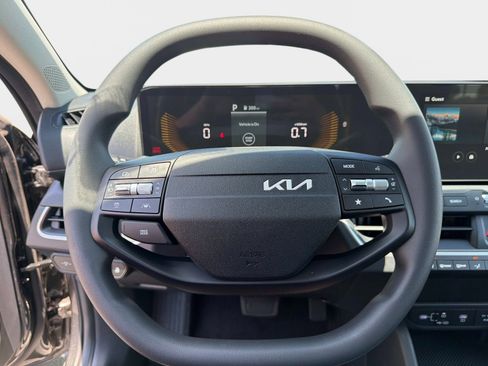 New 2026 Kia K4 FWD image 24