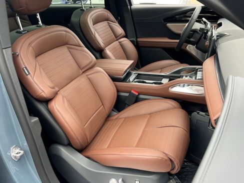 New 2026 Lincoln Nautilus Reserve image 8