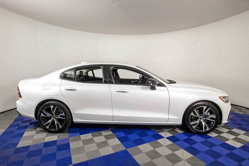 Used 2025 Volvo S60 B5 Core FWD image 5