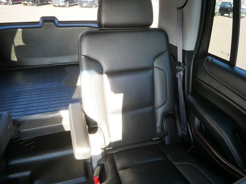 Used 2017 GMC Yukon SLT w/ HD Trailering Package image 14