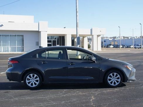 Used 2024 Toyota Corolla LE image 18