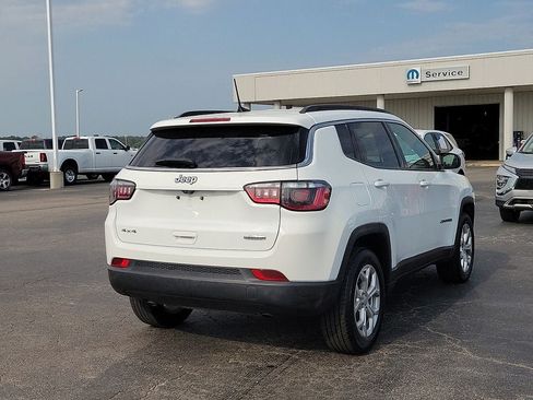 Used 2024 Jeep Compass Latitude AWD/4WD image 5