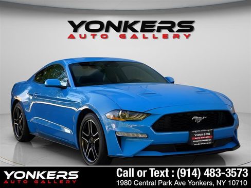 Used 2023 Ford Mustang Premium image 3