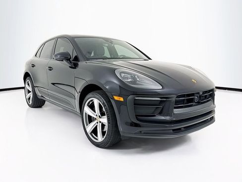Certified 2025 Porsche Macan AWD/4WD image 7