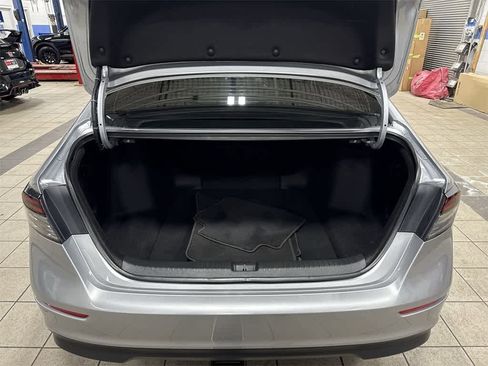 Used 2023 Honda Accord EX image 11