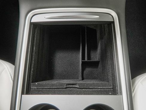 Used 2023 Tesla Model Y Long Range AWD/4WD image 32