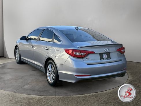 Used 2016 Hyundai Sonata SE FWD image 5