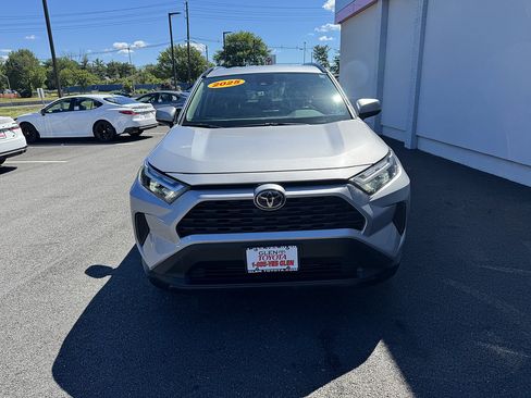 Used 2025 Toyota RAV4 XLE AWD/4WD image 3