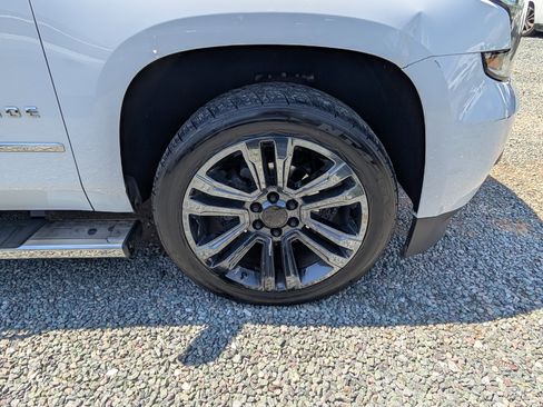Used 2019 Chevrolet Tahoe LT w/ LT Signature Package AWD/4WD image 8