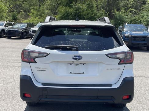 Used 2023 Subaru Outback Premium AWD/4WD image 4