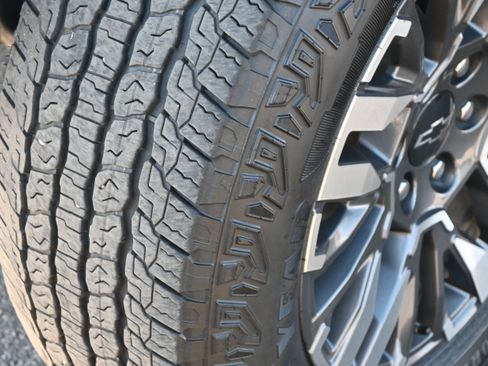 Used 2025 Chevrolet Tahoe Z71 w/ Sun And Tow Package image 15