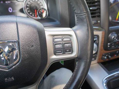 Used 2018 RAM 1500 Laramie image 25