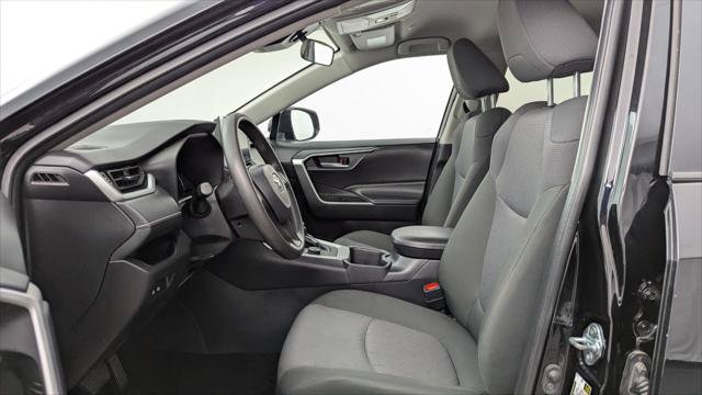 Used 2025 Toyota RAV4 XLE AWD/4WD image 13